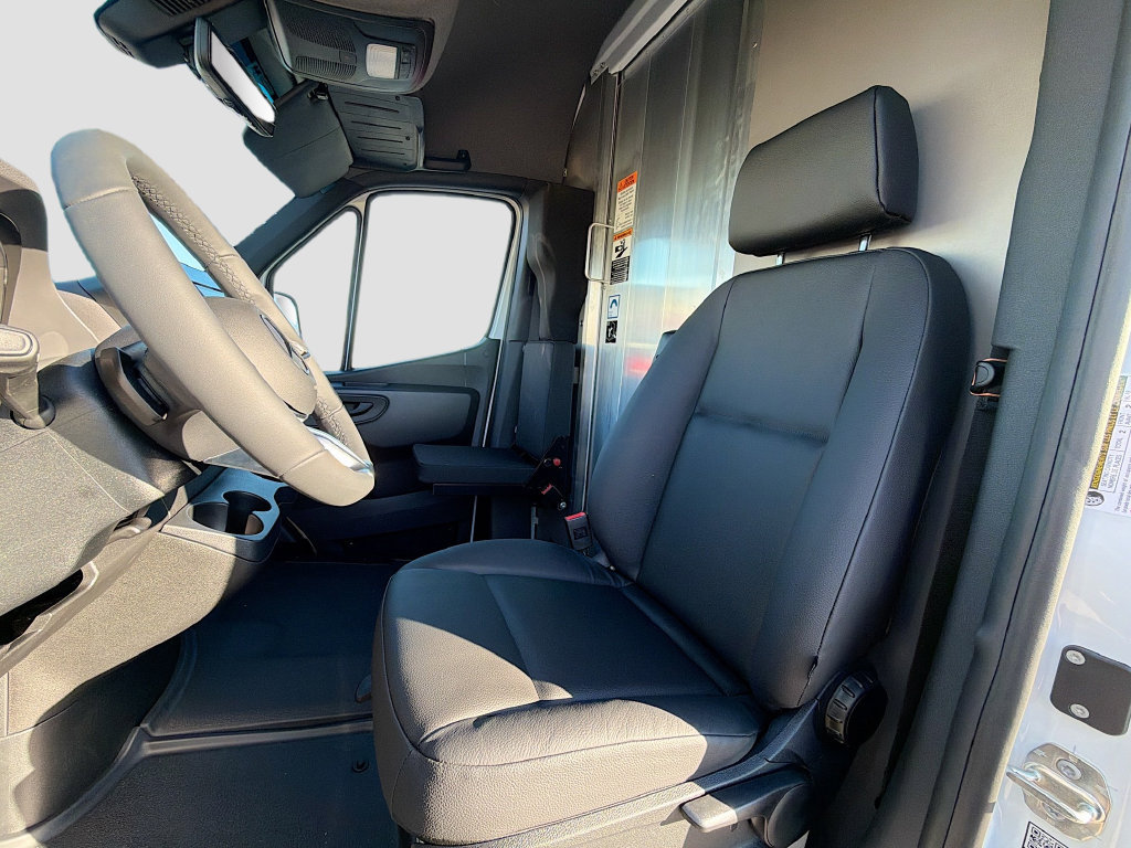 New 2026 Mercedes-Benz Sprinter 2500 image 12