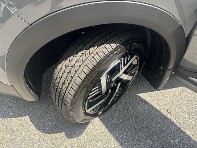New 2026 Nissan Kicks SV w/ Charging Package FWD image 31