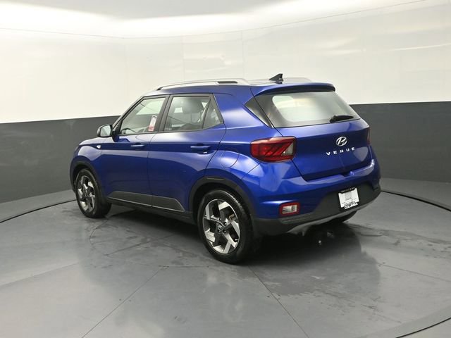 Used 2022 Hyundai Venue Limited FWD image 8