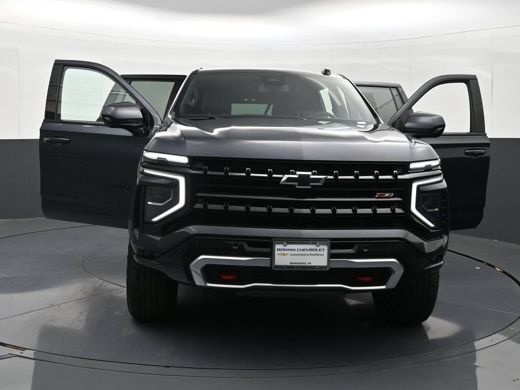 Used 2025 Chevrolet Suburban Z71 AWD/4WD image 43