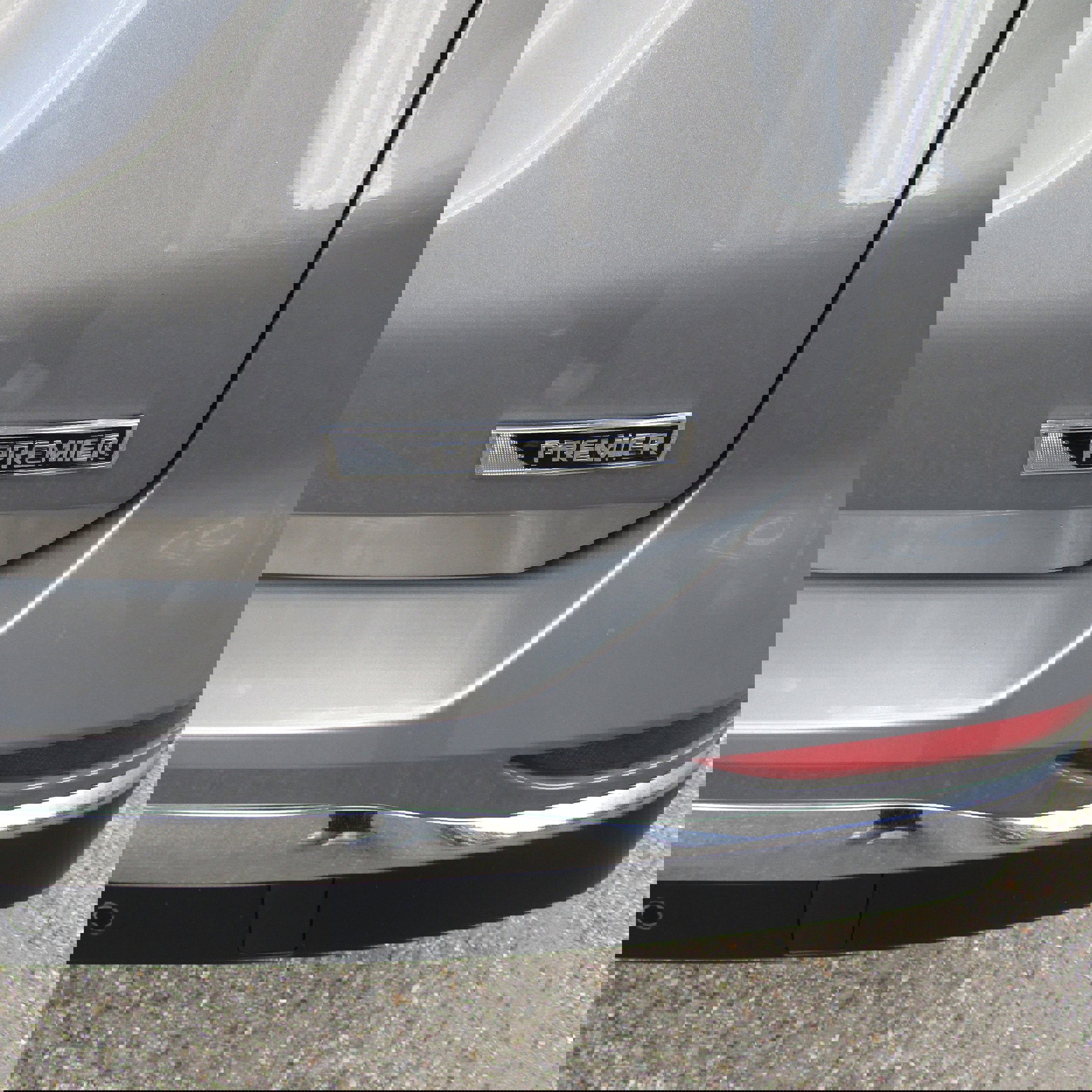 Used 2018 Chevrolet Equinox Premier image 15