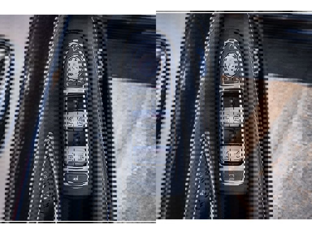 Used 2018 Mercedes-Benz S 560 4MATIC Sedan image 8