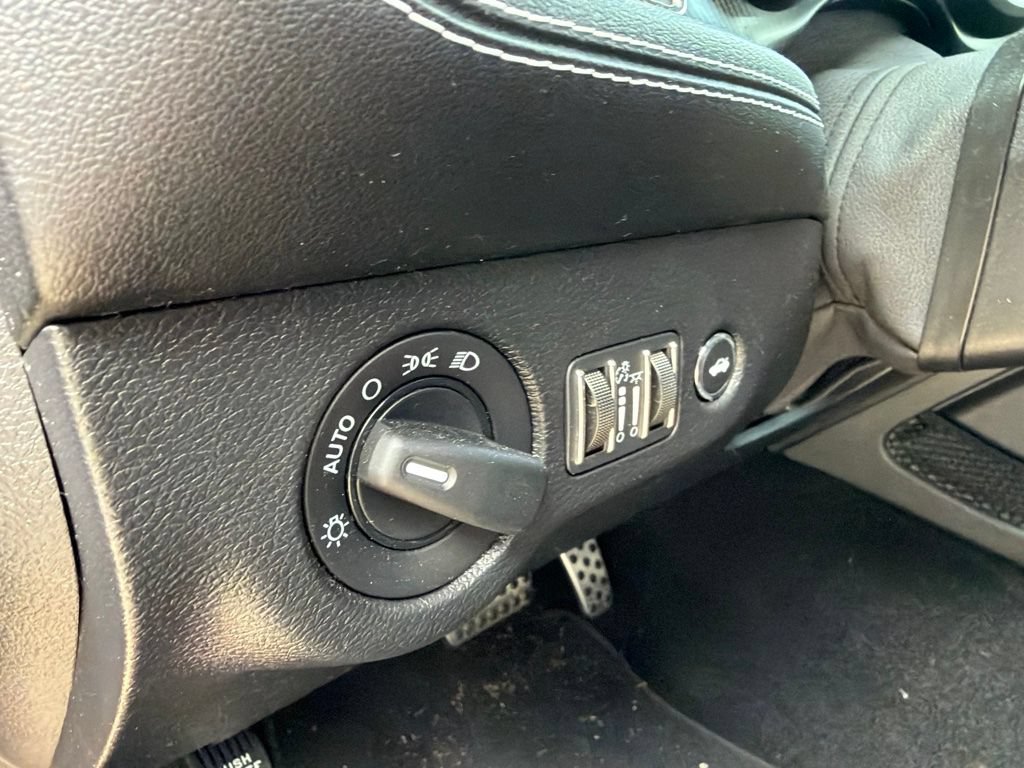 Used 2021 Dodge Challenger SRT Hellcat RWD image 16