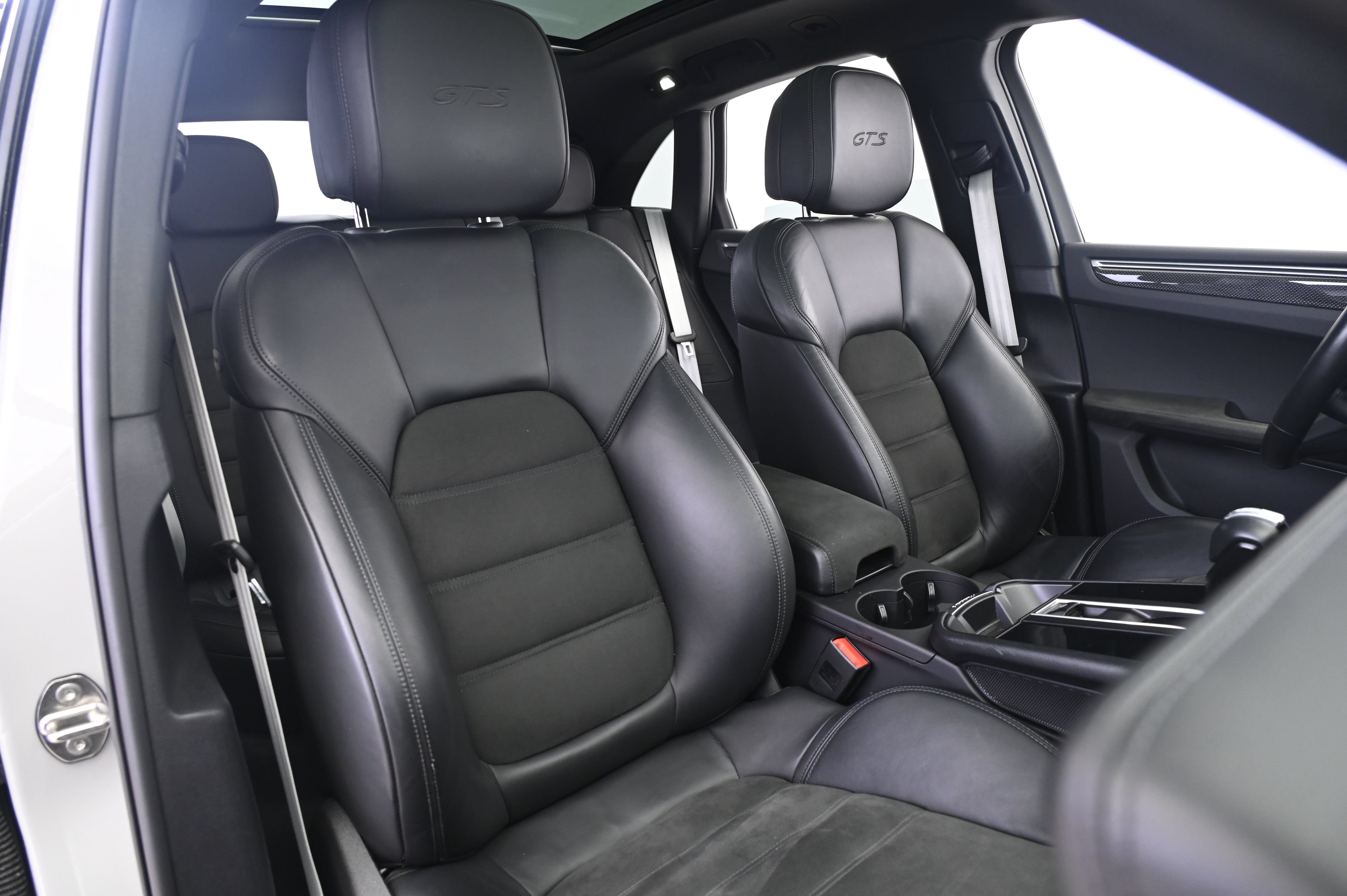 Certified 2022 Porsche Macan GTS AWD/4WD image 24