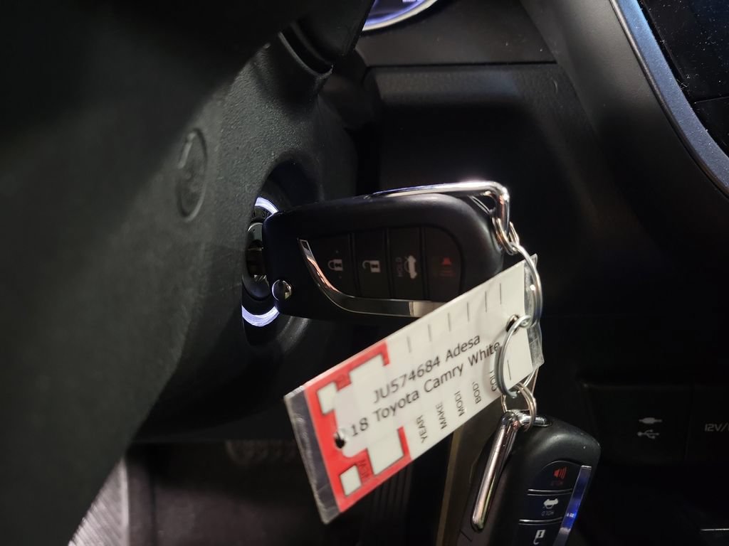 Used 2018 Toyota Camry LE FWD image 18