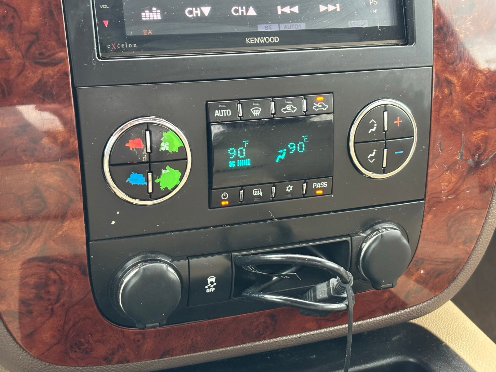 Used 2014 Chevrolet Silverado 2500 LTZ w/ Z71 Appearance Package image 26