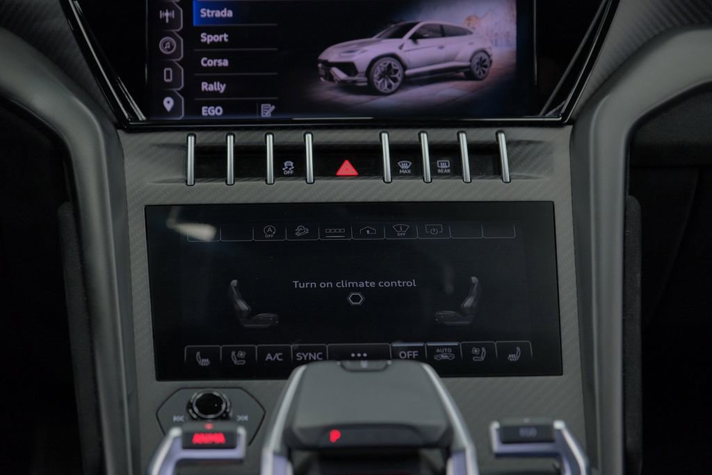 Used 2024 Lamborghini Urus Performante AWD/4WD image 65