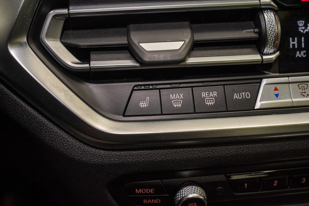 Used 2022 BMW 330i xDrive Sedan w/ Convenience Package image 16