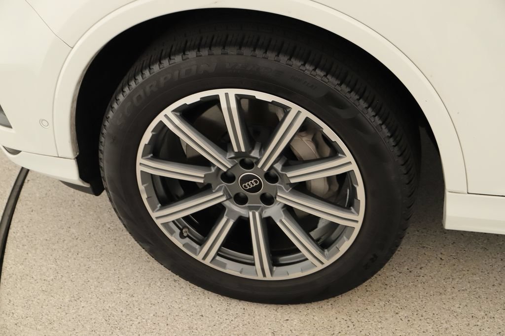Certified 2023 Audi Q7 2.0T Premium Plus AWD/4WD image 32