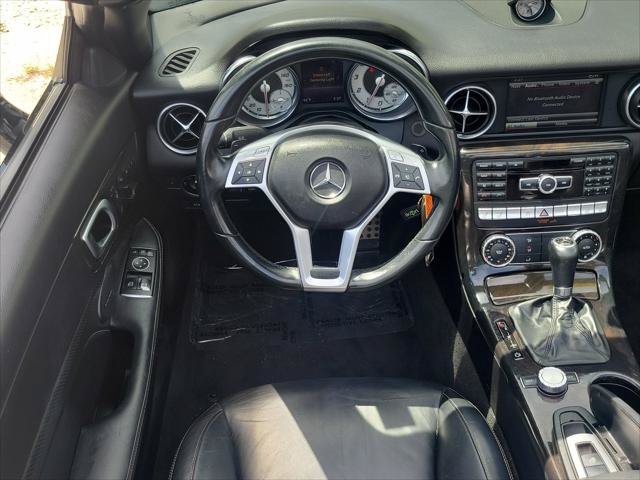 Used 2015 Mercedes-Benz SLK 250 w/ Premium Package image 12