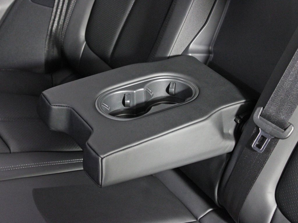 Used 2026 Porsche Macan image 36