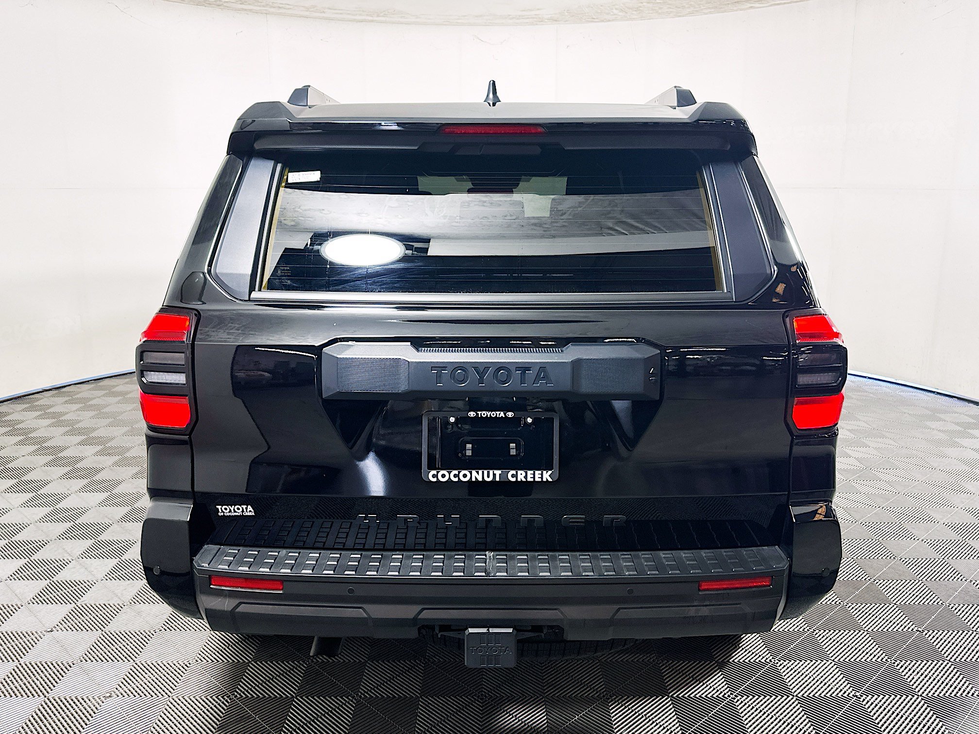 Certified 2025 Toyota 4Runner TRD Off-Road AWD/4WD image 4