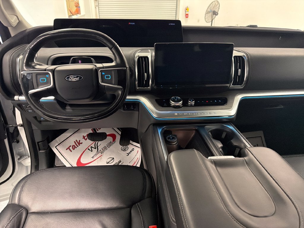 Used 2025 Ford Expedition Platinum AWD/4WD image 18