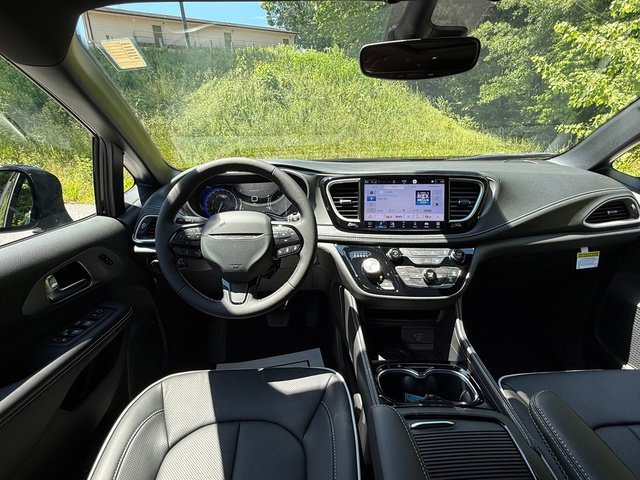New 2027 Chrysler Pacifica Select FWD image 10