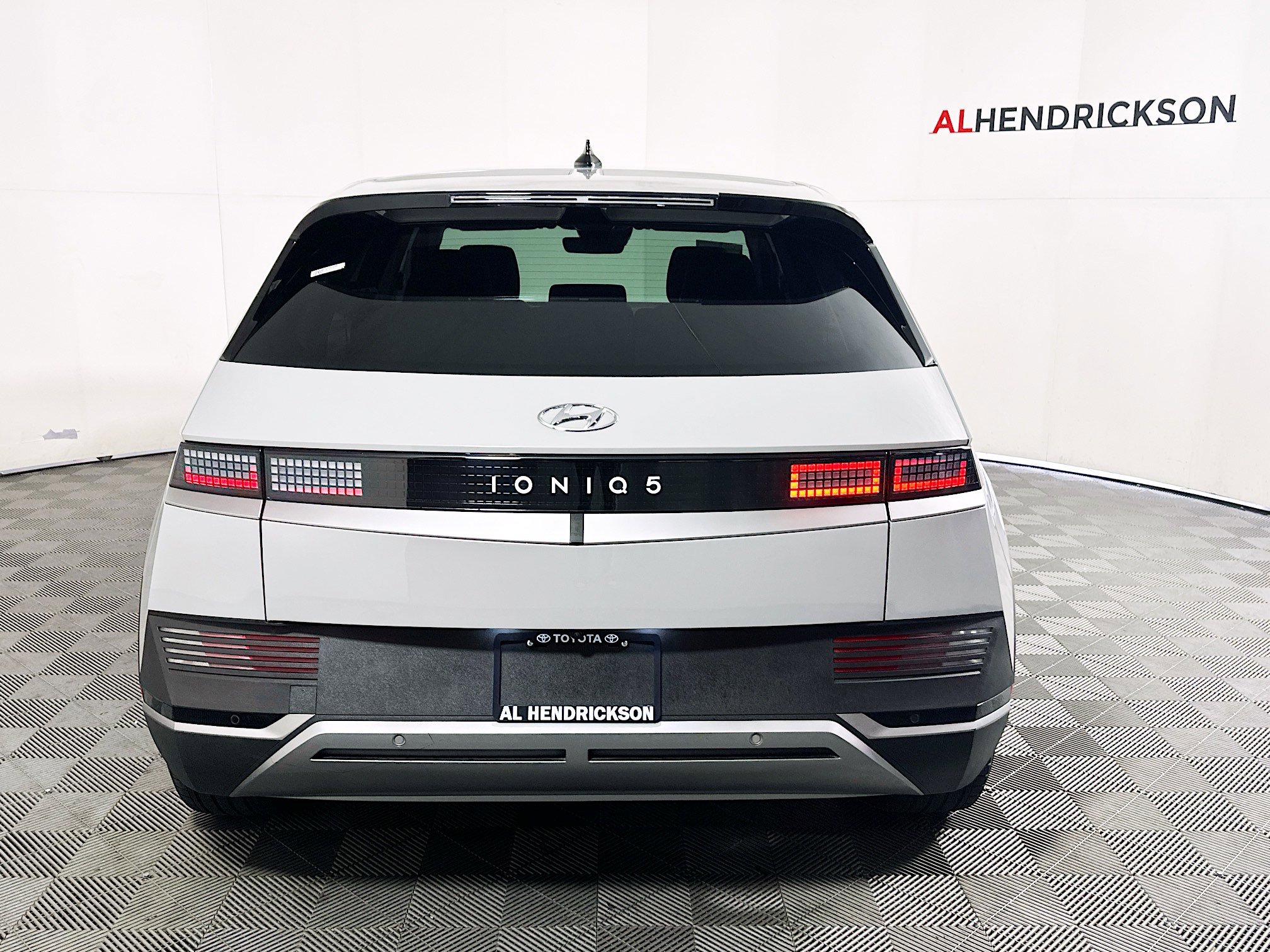 Used 2024 Hyundai Ioniq 5 SE image 4