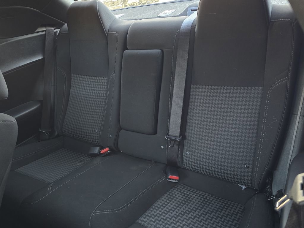 Used 2023 Dodge Challenger SXT image 5