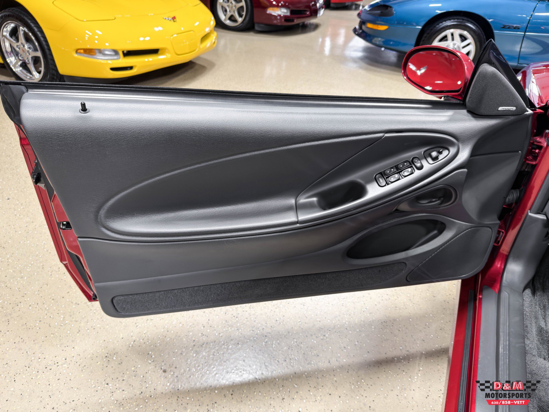 Used 2003 Ford Mustang Convertible image 26