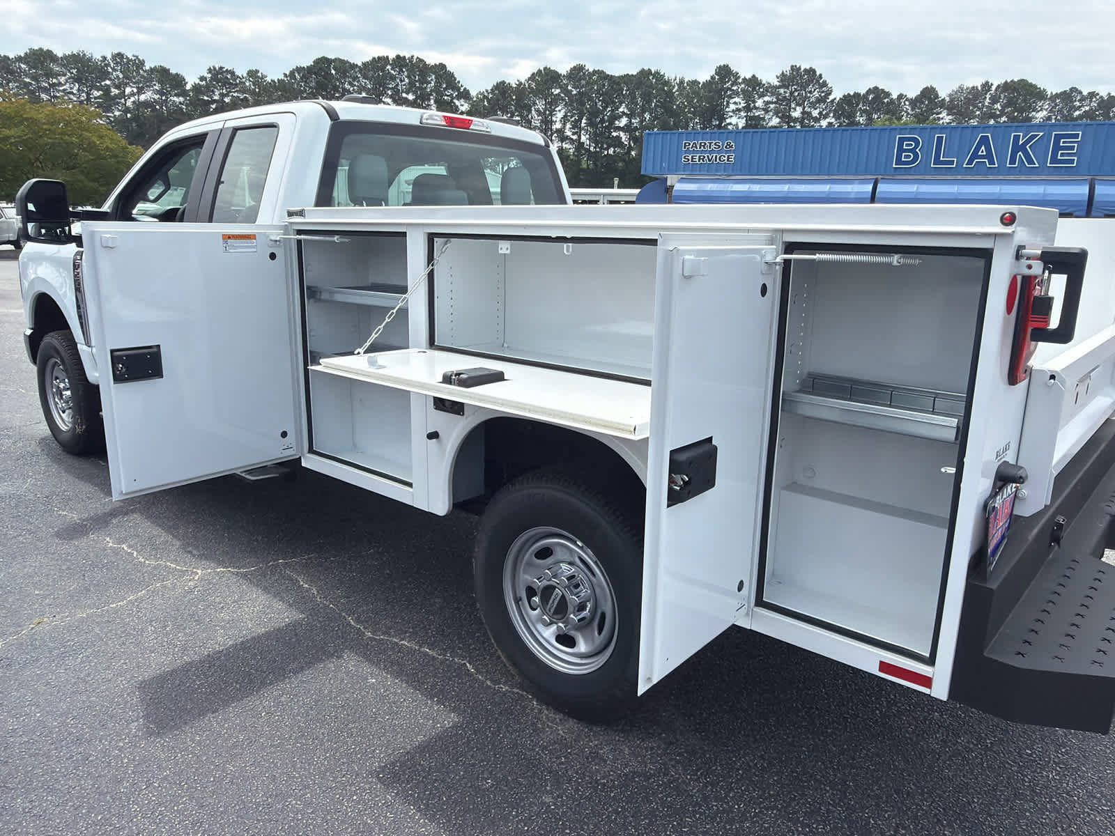New 2025 Ford F250 XL w/ FX4 Off-Road Package AWD/4WD image 8