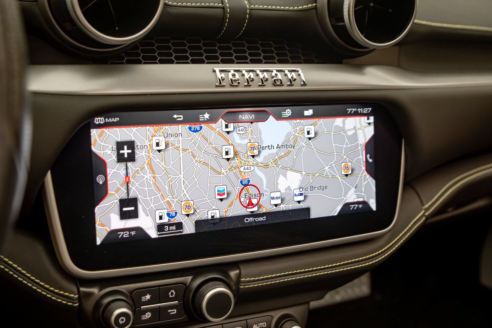 Used 2019 Ferrari Portofino RWD image 31