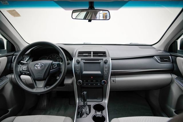 Used 2015 Toyota Camry LE image 10
