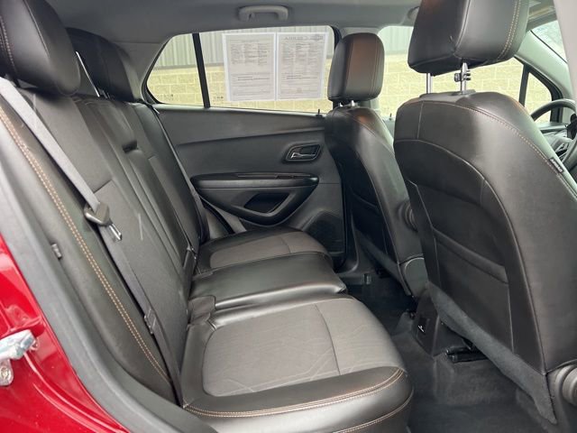 Used 2022 Chevrolet Trax LT w/ LT Convenience Package image 12