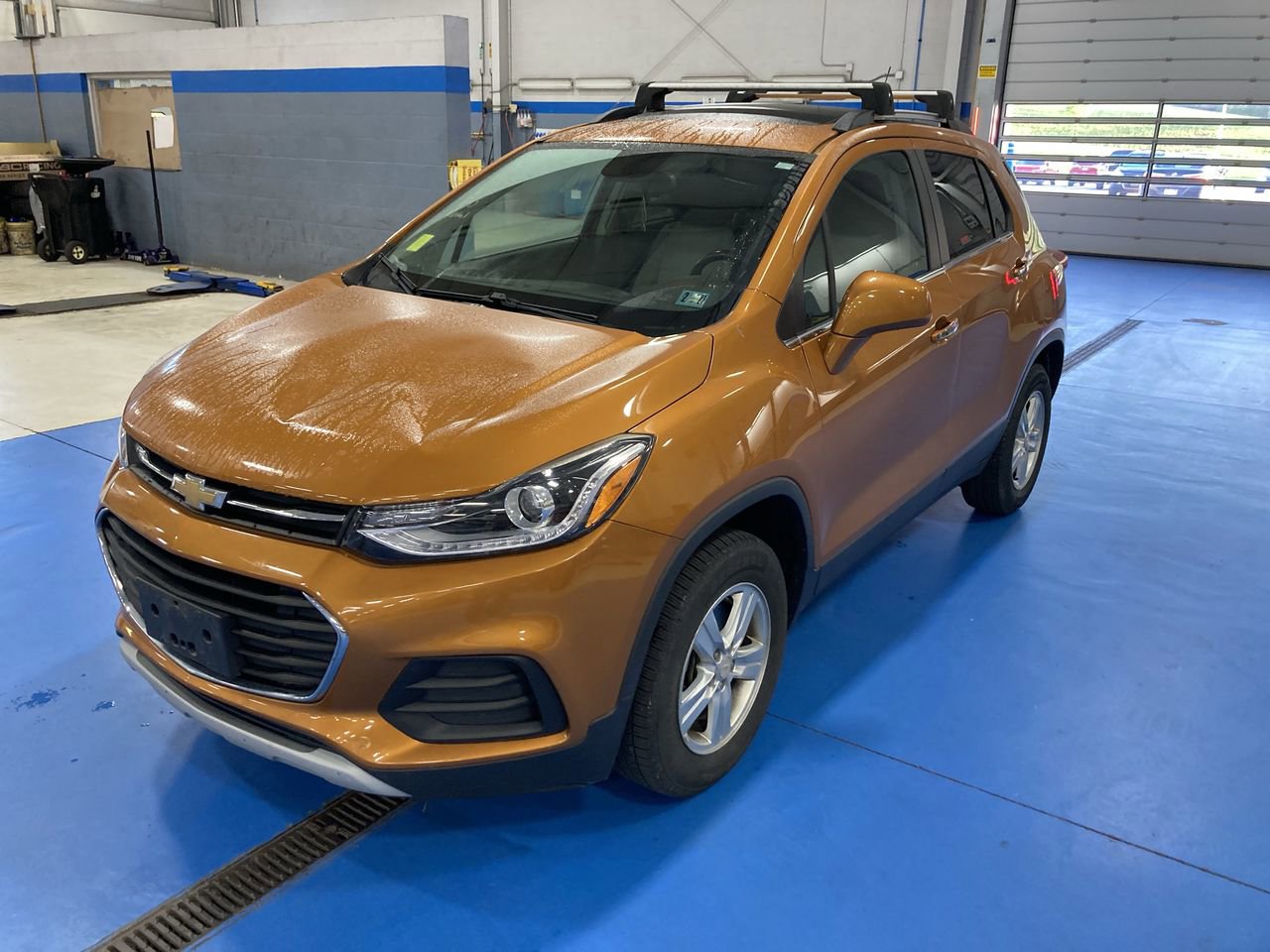 Used 2017 Chevrolet Trax LT w/ Sun & Sound Package AWD/4WD image 3