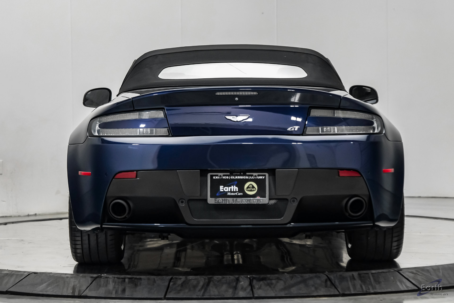 Used 2015 Aston Martin V8 Vantage GT RWD image 16