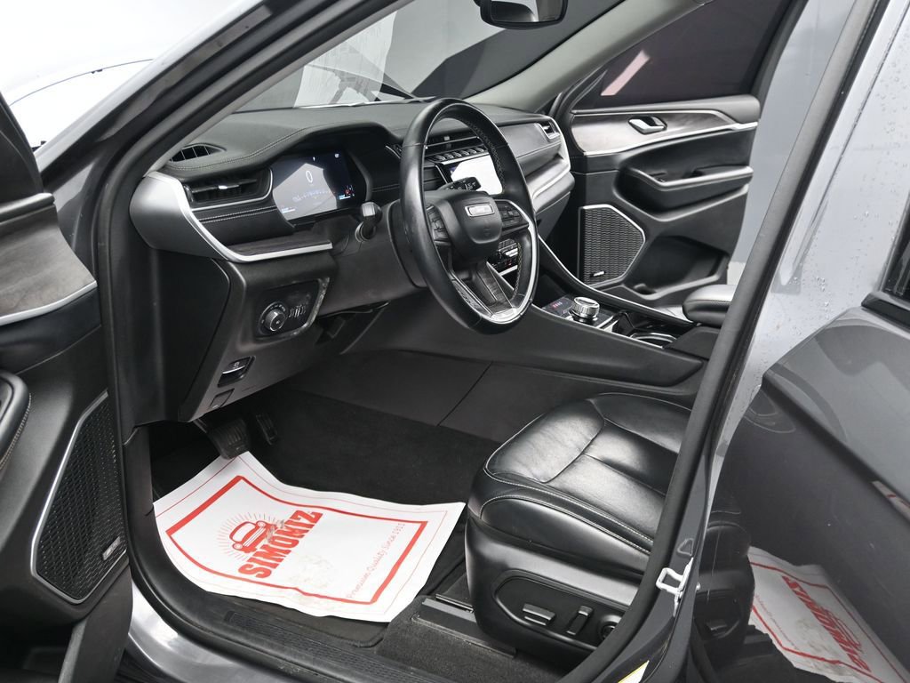 Used 2021 Jeep Grand Cherokee L Limited image 13