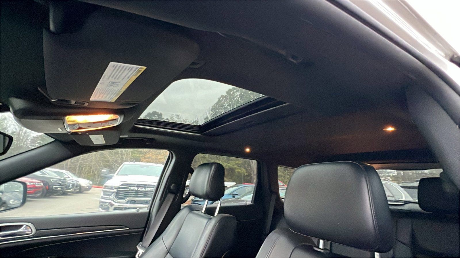 Used 2022 Jeep Grand Cherokee Limited image 19