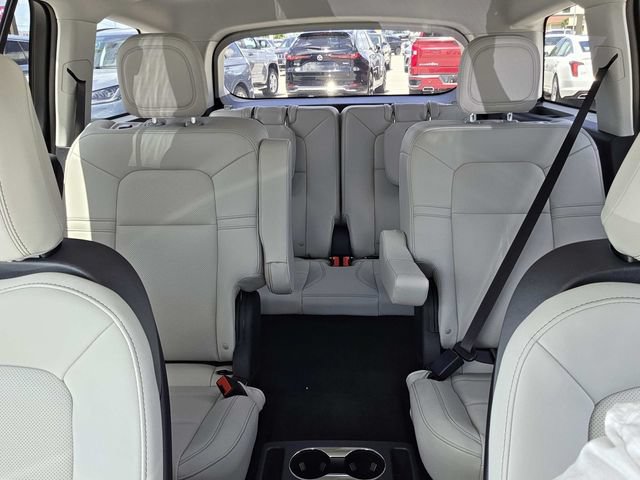 New 2026 Lincoln Aviator 2WD image 15