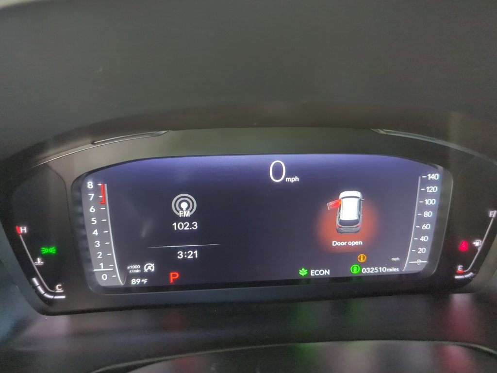 Used 2025 Honda Pilot Black Edition image 16