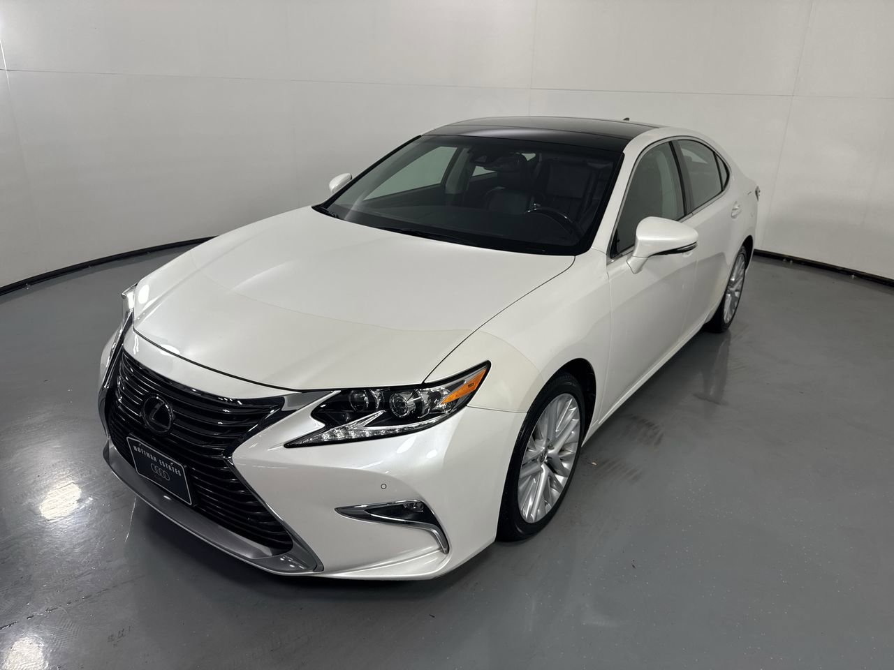 Used 2018 Lexus ES 350 w/ Luxury Package w/Wood Trim FWD image 29