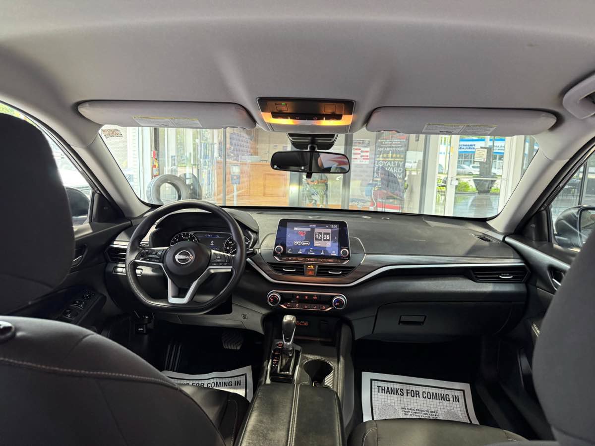 Used 2025 Nissan Altima 2.5 SV AWD/4WD image 23