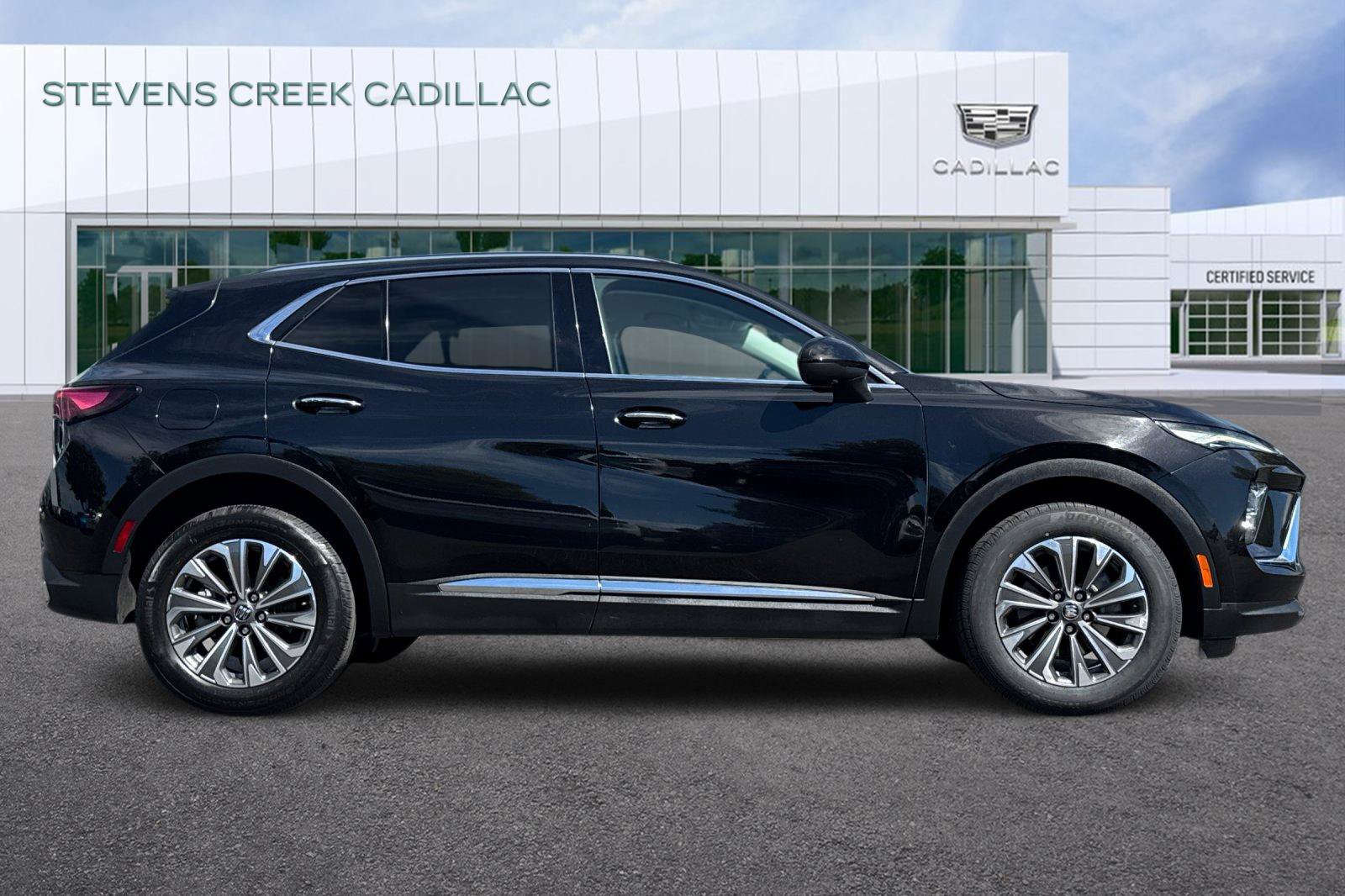 Used 2024 Buick Envision Preferred AWD/4WD image 2