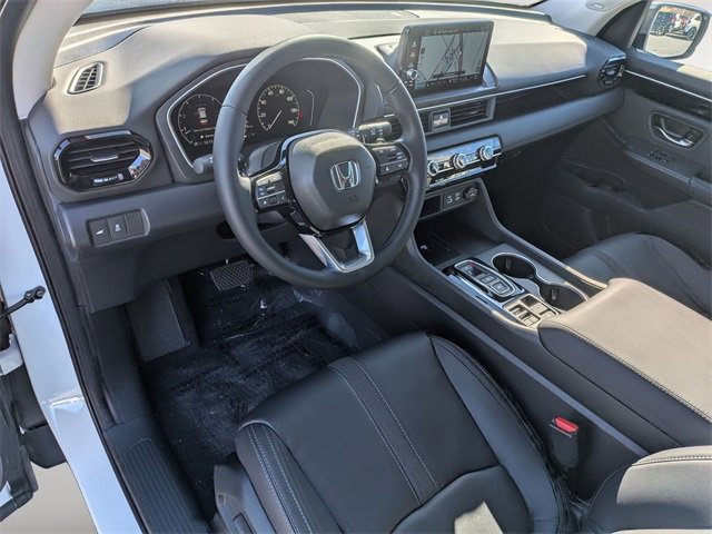 New 2025 Honda Pilot Touring image 11