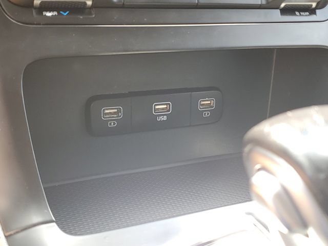 Used 2022 Kia Carnival LX FWD image 30