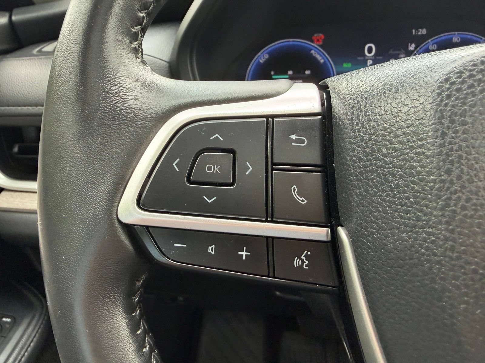 Used 2024 Toyota Grand Highlander AWD Hybrid image 14