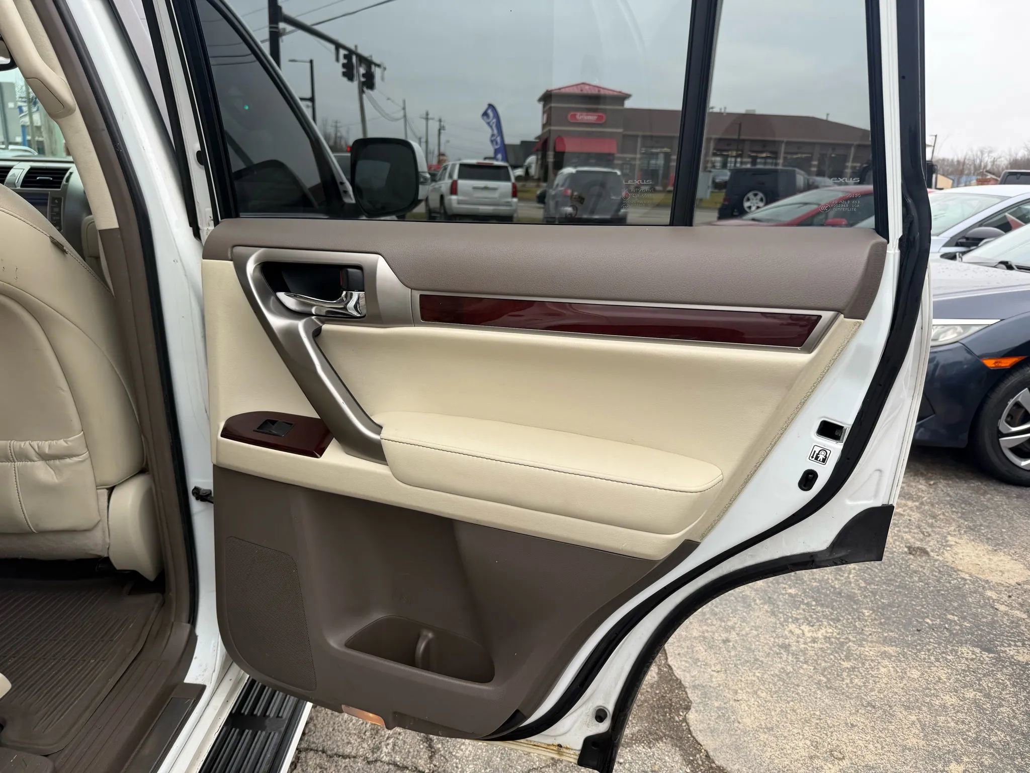 Used 2015 Lexus GX 460 w/ Premium Package image 19