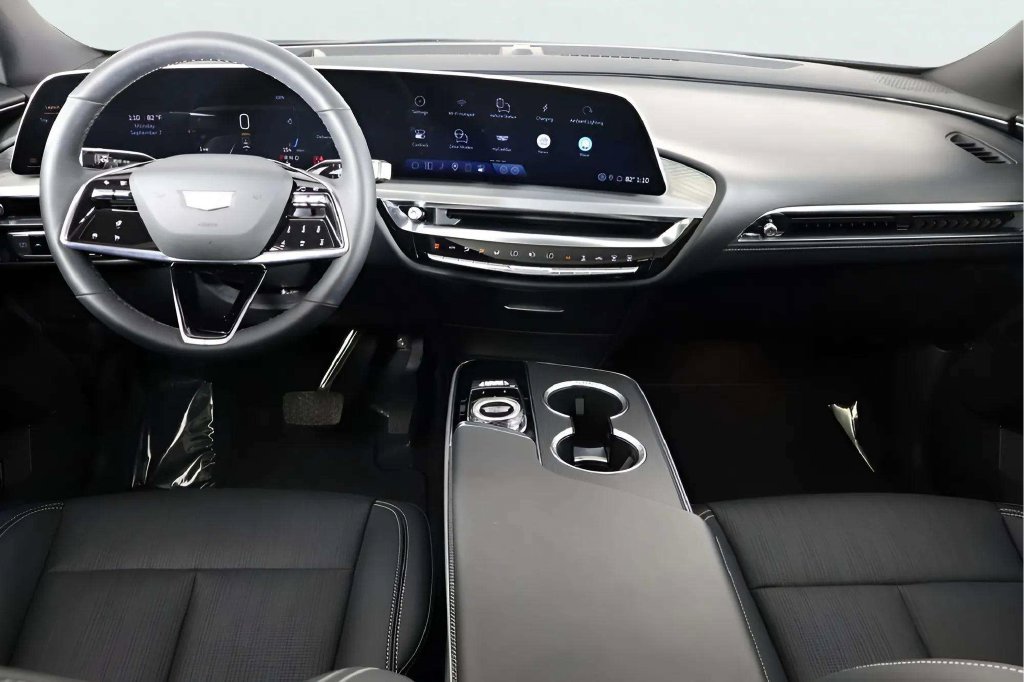 Used 2024 Cadillac Lyriq Luxury RWD image 21