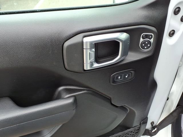Used 2023 Jeep Gladiator Mojave AWD/4WD image 13