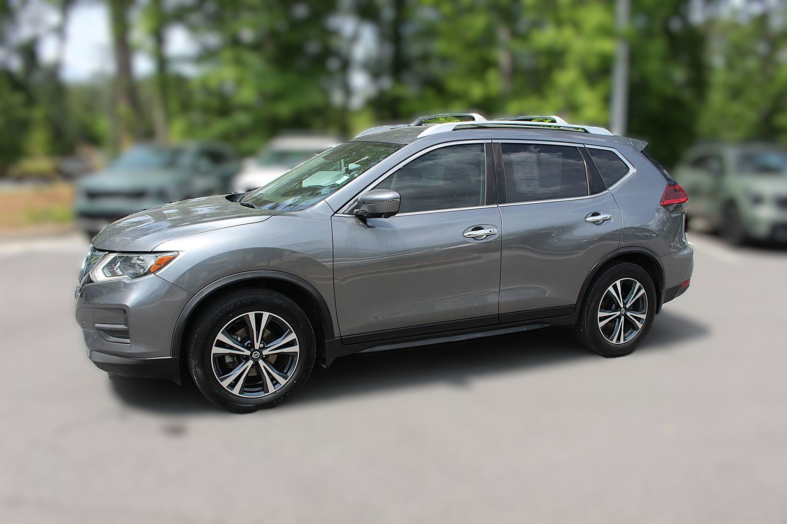 Used 2020 Nissan Rogue SV w/ Premium Package image 4