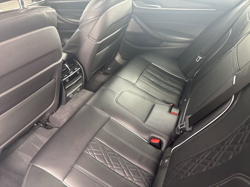 Used 2019 BMW M550i xDrive w/ Dynamic Handling Package AWD/4WD image 15