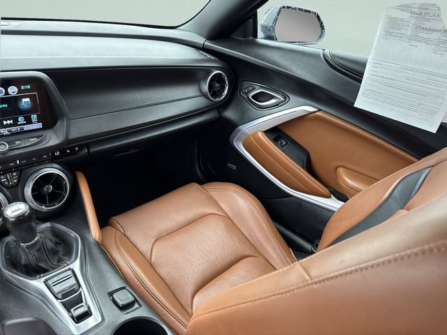 Used 2016 Chevrolet Camaro LT RWD image 23