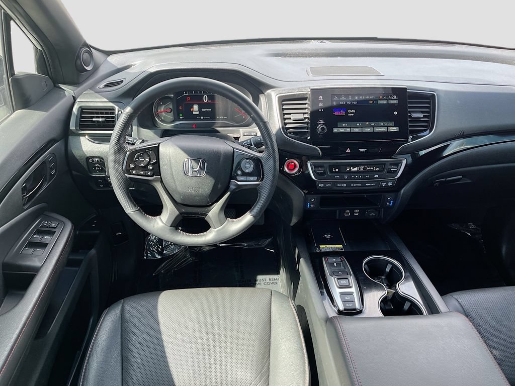 Used 2025 Honda Passport Black Edition image 23