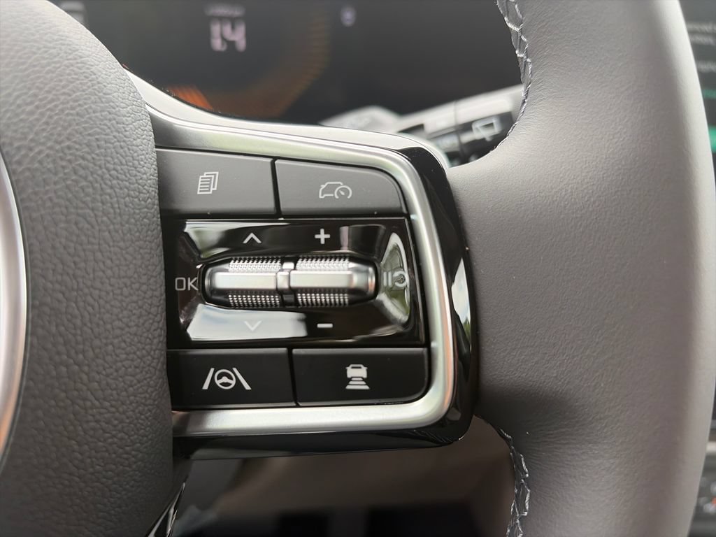 New 2026 Kia Carnival EX FWD image 13