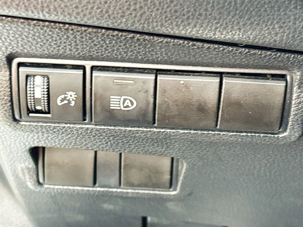 Used 2022 Toyota Corolla Cross LE w/ Black Badges Package (TMS) image 10