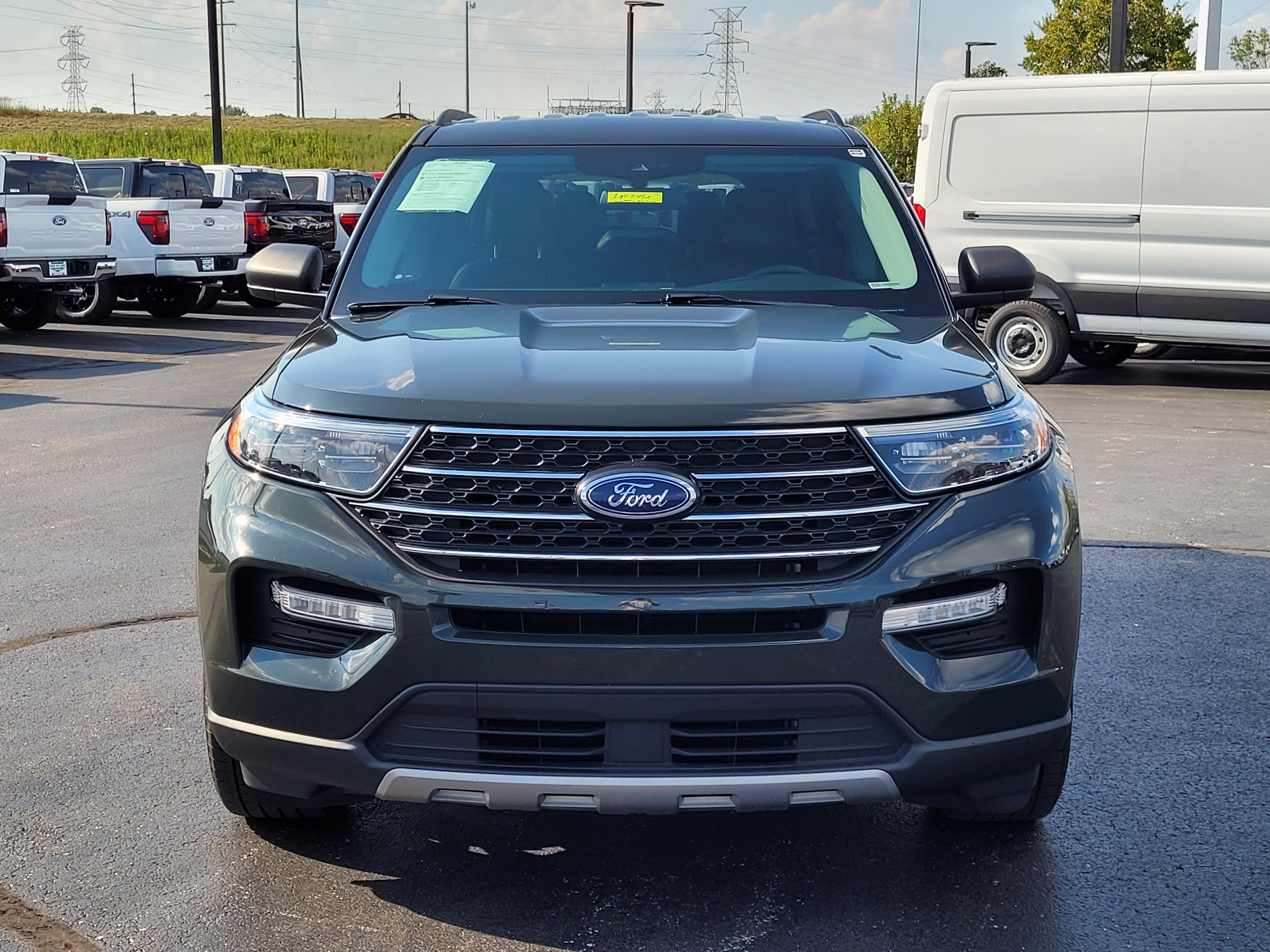 Used 2022 Ford Explorer XLT w/ Equipment Group 202A AWD/4WD image 9
