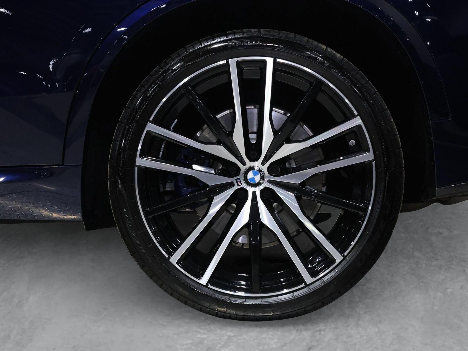Used 2026 BMW X5 M60i w/ Executive Package AWD/4WD image 15