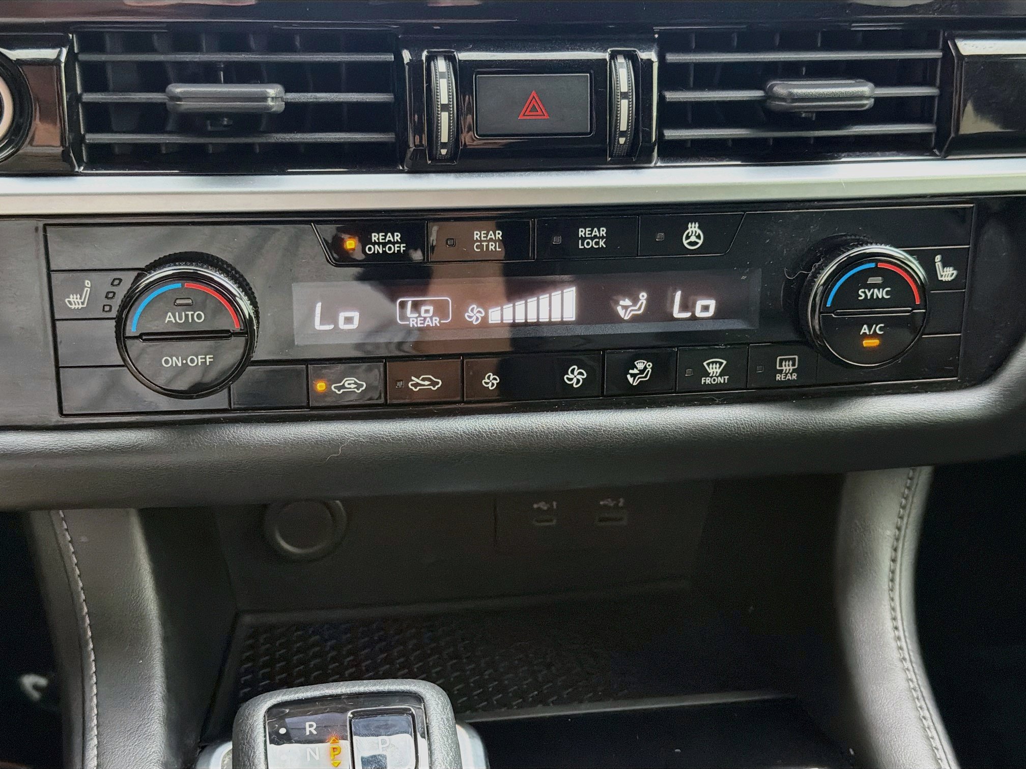 Used 2022 Nissan Pathfinder SL w/ SL Black Package FWD image 34