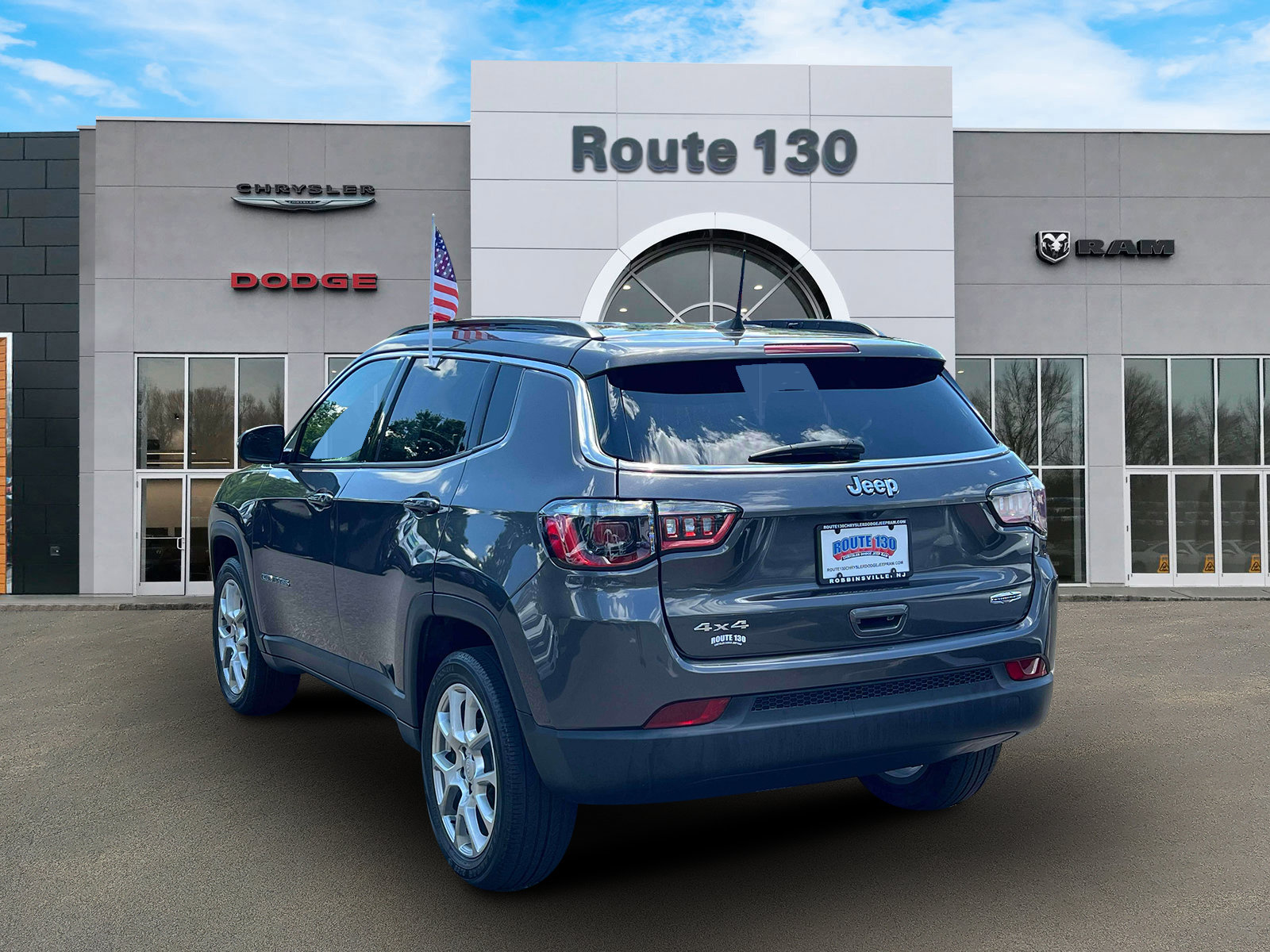 Used 2022 Jeep Compass Latitude AWD/4WD image 3